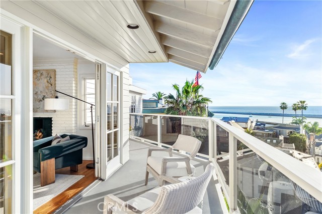 Detail Gallery Image 13 of 54 For 2727 Ocean Bld, Corona Del Mar,  CA 92625 - 3 Beds | 4/1 Baths