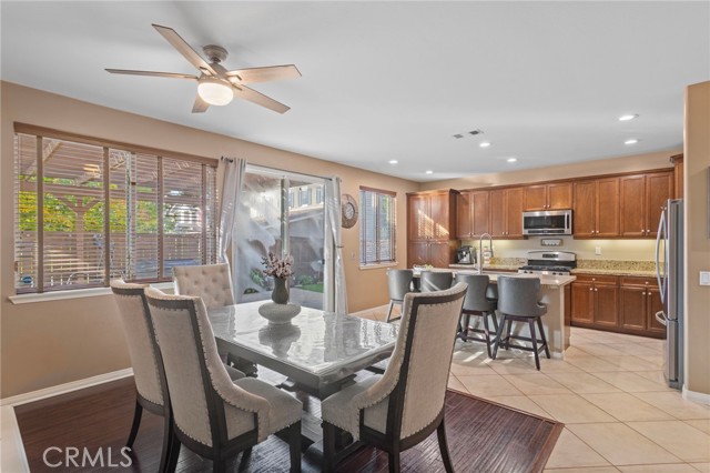 Detail Gallery Image 10 of 46 For 25019 Coral Canyon, Corona,  CA 92883 - 3 Beds | 3 Baths