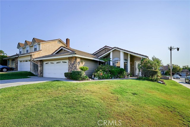 Detail Gallery Image 3 of 49 For 201 S Brookside Ct, Anaheim,  CA 92808 - 4 Beds | 2 Baths
