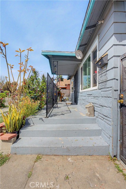 Detail Gallery Image 3 of 28 For 1425 W Gage, Los Angeles,  CA 90047 - 2 Beds | 1 Baths