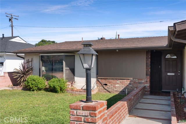 Detail Gallery Image 3 of 35 For 616 S Boxwood St, Anaheim,  CA 92802 - 4 Beds | 2 Baths