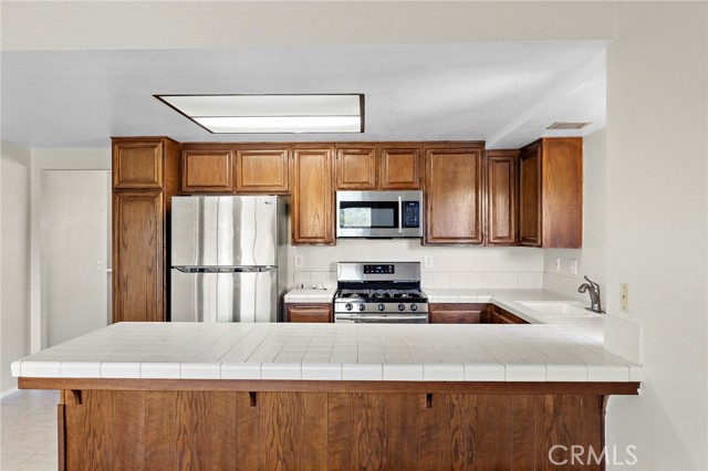 Detail Gallery Image 16 of 44 For 5050 Canyon Crest #7,  Riverside,  CA 92507 - 2 Beds | 2 Baths
