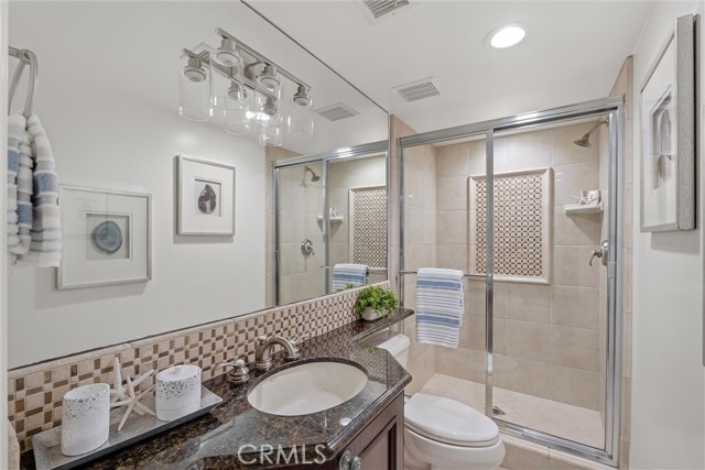 2000 Walnut Avenue, Manhattan Beach CA: https://media.crmls.org/medias/2bb495cf-0326-4229-a16a-4d078b84b5a6.jpg