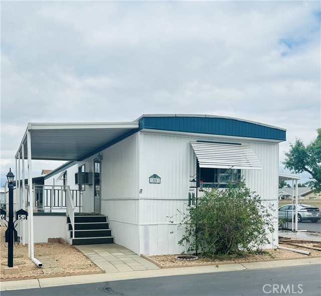 1150 N Kirby Street, Hemet CA: https://media.crmls.org/medias/2bb66ea2-d324-4cb1-9182-2d69285f8c0a.jpg