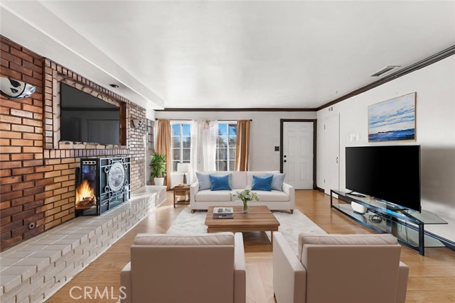 Detail Gallery Image 4 of 68 For 44221 4th St, Lancaster,  CA 93535 - 3 Beds | 2 Baths