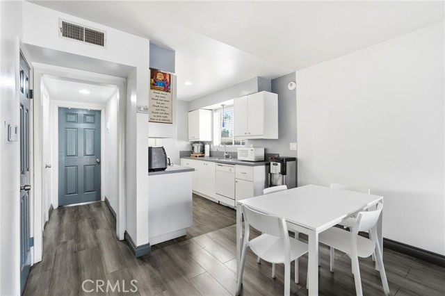 Detail Gallery Image 11 of 35 For 6223 Morse, Valley Glen,  CA 91606 - 3 Beds | 2 Baths