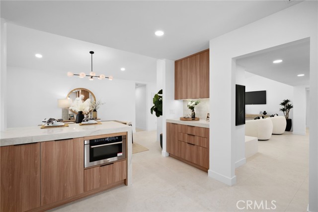 1975 E Mark Leslie, Palm Springs, CA 92264