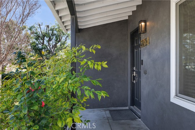 Detail Gallery Image 4 of 28 For 2264 23rd St, Santa Monica,  CA 90405 - 3 Beds | 2 Baths