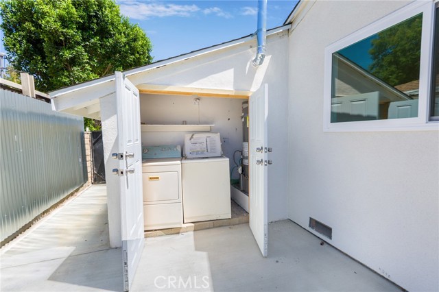 Detail Gallery Image 6 of 31 For 22016 Schoolcraft St, Canoga Park,  CA 91303 - 3 Beds | 2 Baths