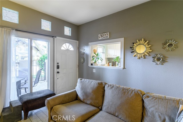 Detail Gallery Image 4 of 30 For 606 Lake St #14,  Huntington Beach,  CA 92648 - 2 Beds | 2 Baths