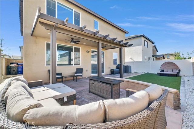 Detail Gallery Image 37 of 49 For 2493 Gunner Ridge Way, Rialto,  CA 92377 - 3 Beds | 2/1 Baths