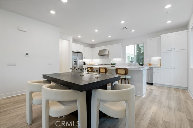 Detail Gallery Image 14 of 71 For 26799 Keystone Loop, Valencia,  CA 91381 - 3 Beds | 3 Baths