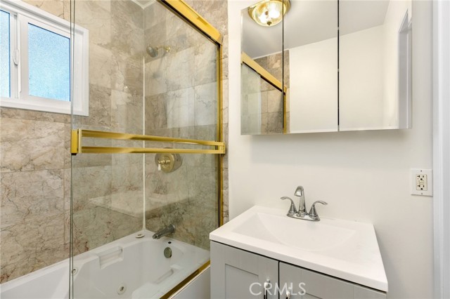 Detail Gallery Image 12 of 23 For 4410 Stern, Sherman Oaks,  CA 91423 - 3 Beds | 2 Baths