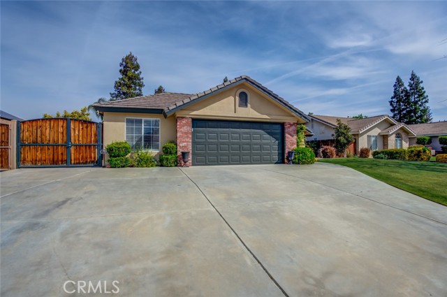 Detail Gallery Image 4 of 55 For 9110 Oak Hills Ave, Bakersfield,  CA 93312 - 4 Beds | 2 Baths