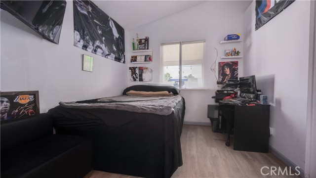 19450 Sweetwood Lane, Lake Elsinore CA: https://media.crmls.org/medias/2bbca782-67ee-4ef1-9116-d9e1091e449c.jpg