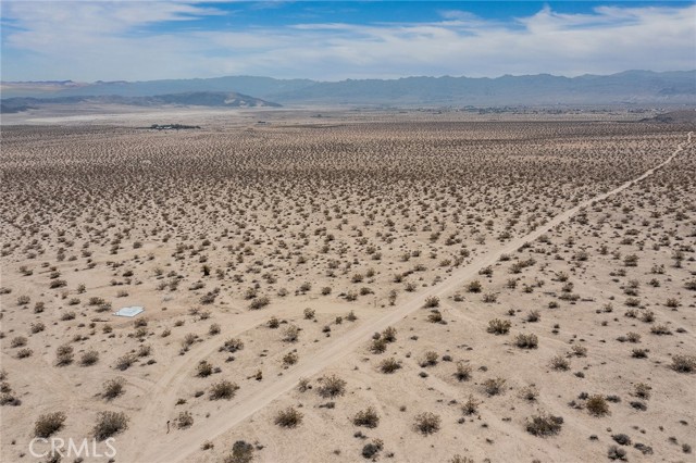 6789 La Brisa Drive, Joshua Tree CA: https://media.crmls.org/medias/2bbdb18b-36a8-446e-96bd-88f3e619565d.jpg