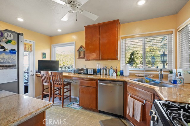 485 Wedgewood Court, Duarte CA: https://media.crmls.org/medias/2bbe4160-efaf-4869-878d-251093d62ebd.jpg