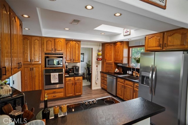 Detail Gallery Image 7 of 33 For 10557 Mahoney Dr, Shadow Hills,  CA 91040 - 3 Beds | 2 Baths