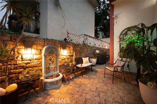 Detail Gallery Image 6 of 49 For 3812 Middlebury, Los Angeles,  CA 90004 - 3 Beds | 2/1 Baths