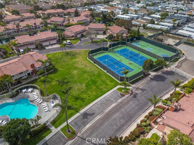 7892 Southwind Circle, Huntington Beach CA: https://media.crmls.org/medias/2bbfecb0-c743-447a-b4a5-0055393f41b6.jpg
