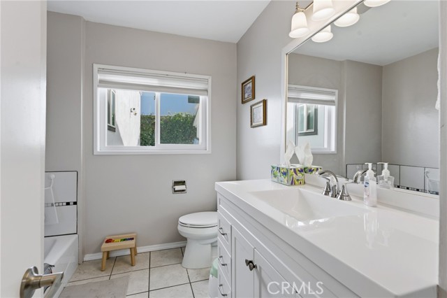 Detail Gallery Image 21 of 36 For 5244 Vanalden, Tarzana,  CA 91356 - 3 Beds | 2/1 Baths