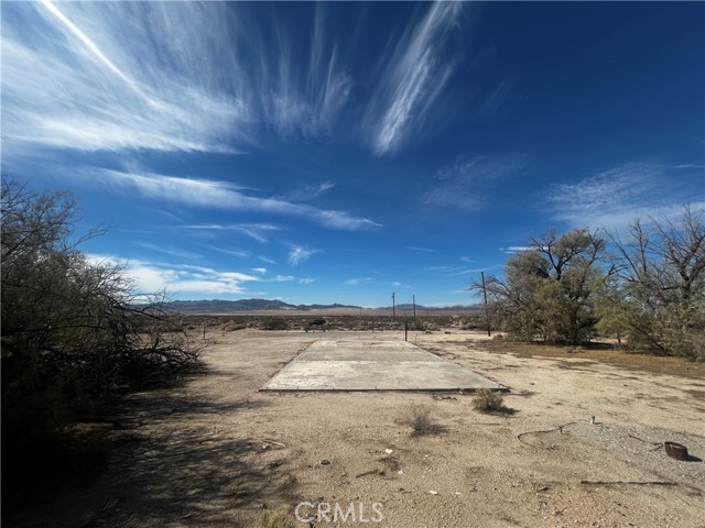 87780 Amboy Road, Amboy CA: https://media.crmls.org/medias/2bc04dff-29a2-4ab6-99c3-c63394f33d1f.jpg