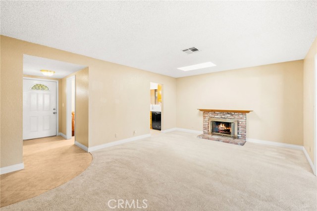 6051 Santa Barbara Avenue, Garden Grove CA: https://media.crmls.org/medias/2bc0b0b4-42e7-4e17-bc1b-d4f8da4a8c61.jpg