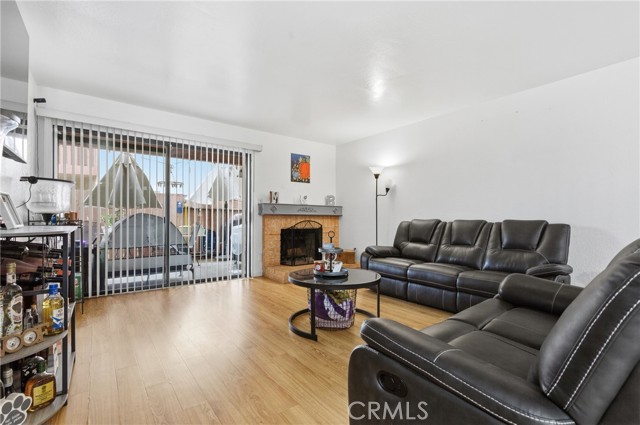 Detail Gallery Image 3 of 46 For 2637 W Cameron Ct #118,  Anaheim,  CA 92801 - 2 Beds | 2 Baths