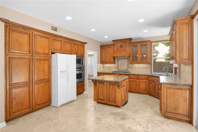 MLS #OC25234002 image #16