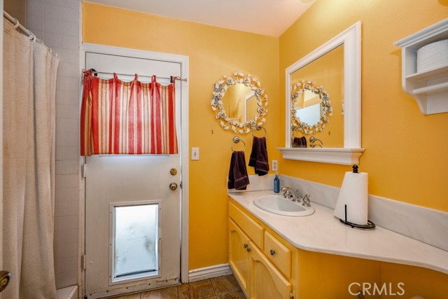 Detail Gallery Image 23 of 47 For 26615 Mountain Park Rd, Canyon Country,  CA 91387 - 3 Beds | 3 Baths