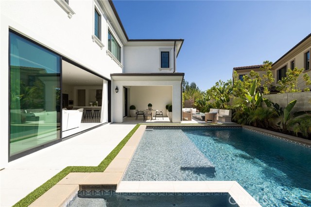 Detail Gallery Image 5 of 52 For 104 Interstellar, Irvine,  CA 92618 - 5 Beds | 5/1 Baths