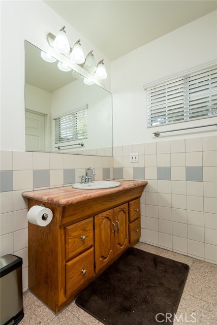 10109 Parr Avenue, Sunland CA: https://media.crmls.org/medias/2bc3e33b-d733-46c7-b012-da0aff61f47a.jpg