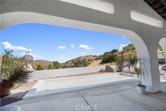 54001 Ridge Road, Yucca Valley CA: https://media.crmls.org/medias/2bc45e77-3071-40e7-b682-38f6ed320cb4.jpg