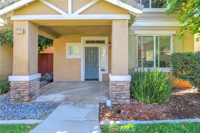Detail Gallery Image 2 of 39 For 3738 Springmount St, Riverside,  CA 92501 - 3 Beds | 2/1 Baths