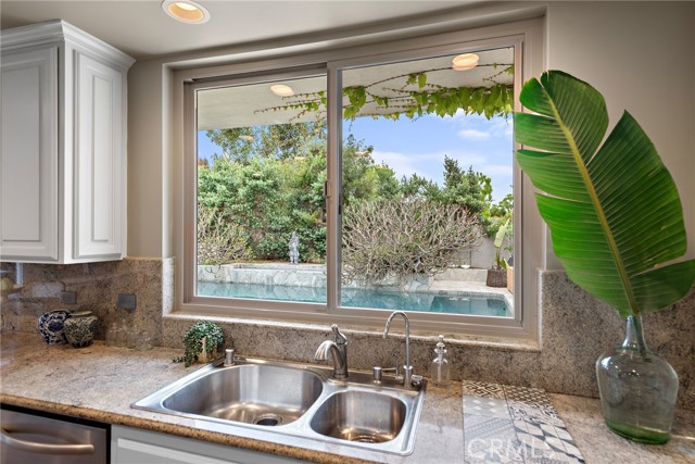 Detail Gallery Image 13 of 33 For 1401 Lincoln Ln, Newport Beach,  CA 92660 - 4 Beds | 5 Baths