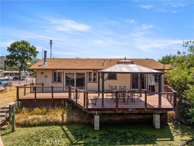 12855 Island Circle, Clearlake Oaks CA: https://media.crmls.org/medias/2bc58fa1-0998-457f-ad86-e803090181d2.jpg