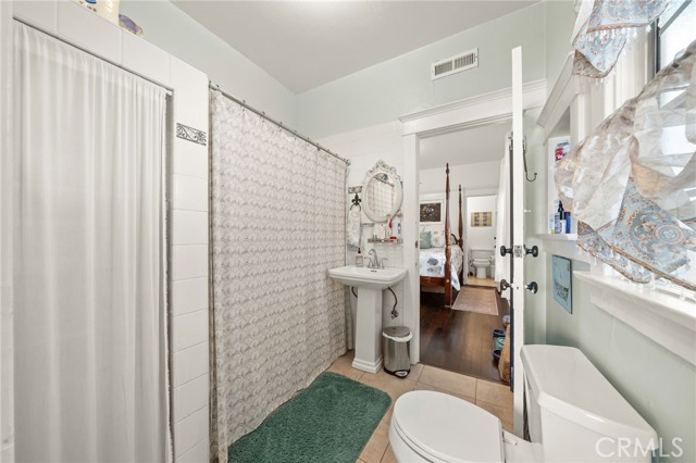 373 W Santa Cruz Street, San Pedro CA: https://media.crmls.org/medias/2bc6fe36-0523-40b2-811f-4be0011ace56.jpg