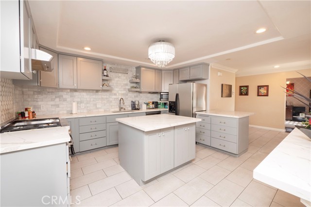 Detail Gallery Image 17 of 59 For 1226 Stratford Ln, San Dimas,  CA 91773 - 4 Beds | 3/1 Baths