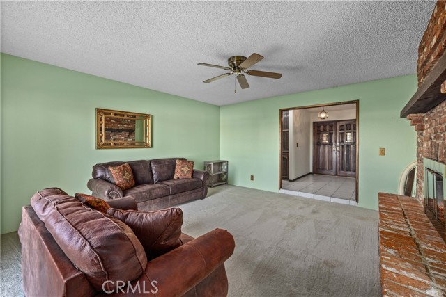 Detail Gallery Image 8 of 34 For 40830 W 43rd Street, Palmdale,  CA 93551 - 4 Beds | 2/1 Baths