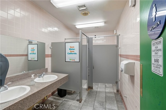  Commercial for Sale in Palmdale, California