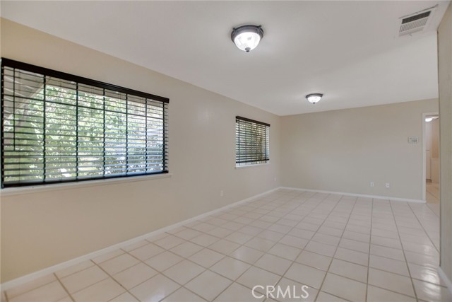 Detail Gallery Image 6 of 39 For 35823 Avenue Avenue, Yucaipa,  CA 92399 - 5 Beds | 3 Baths