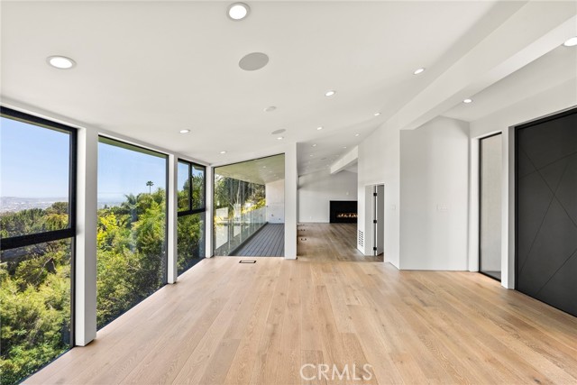 Detail Gallery Image 7 of 35 For 9336 Lloydcrest Dr, Beverly Hills,  CA 90210 - 3 Beds | 2 Baths