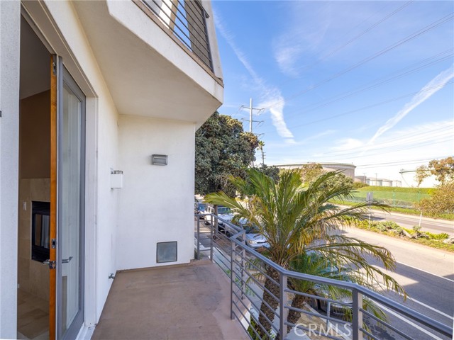 502 Rosecrans Avenue, Manhattan Beach, California 90266, 2 Bedrooms Bedrooms, ,2 BathroomsBathrooms,Residential,Sold,Rosecrans,SB23227735