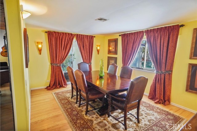 Detail Gallery Image 8 of 19 For 8636 8636 Delco, Winnetka,  CA 91306 - 3 Beds | 2 Baths