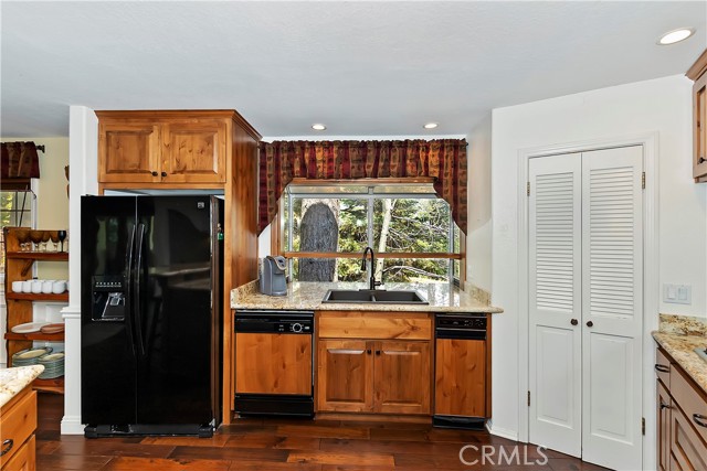 Detail Gallery Image 18 of 56 For 26400 Augusta Dr, Lake Arrowhead,  CA 92352 - 5 Beds | 2/1 Baths