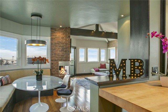 405 15th Street, Manhattan Beach CA: https://media.crmls.org/medias/2bccc37f-3e2b-4bab-9372-7e1b8e4ae77f.jpg