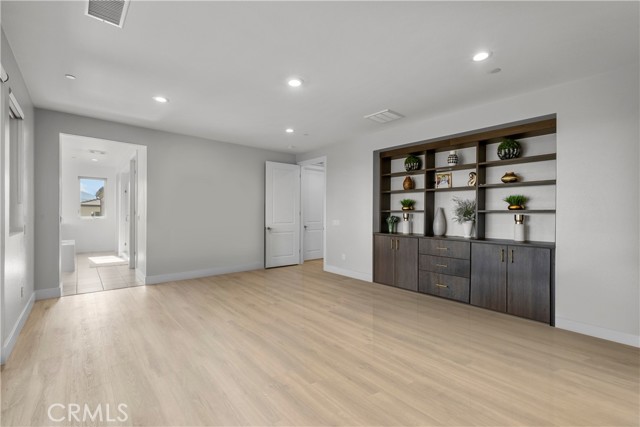 Image 17 of 33 For 20720 Liana Court