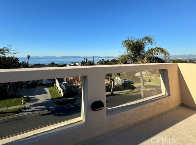 Detail Gallery Image 3 of 50 For 120 via Alameda, Redondo Beach,  CA 90277 - 5 Beds | 4 Baths
