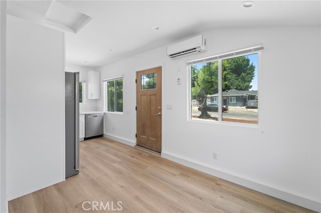 18656 Runnymede Street, Reseda CA: https://media.crmls.org/medias/2bcd620c-ae83-446d-8e23-726a0355aa05.jpg