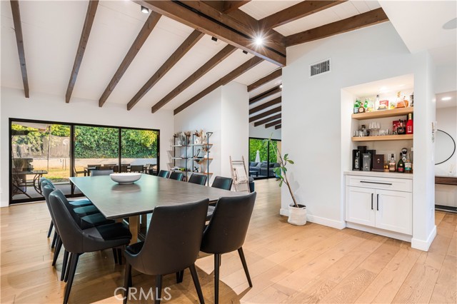 22410 Collins Street, Woodland Hills CA: https://media.crmls.org/medias/2bce48b7-41b4-483b-937e-9166f990697a.jpg